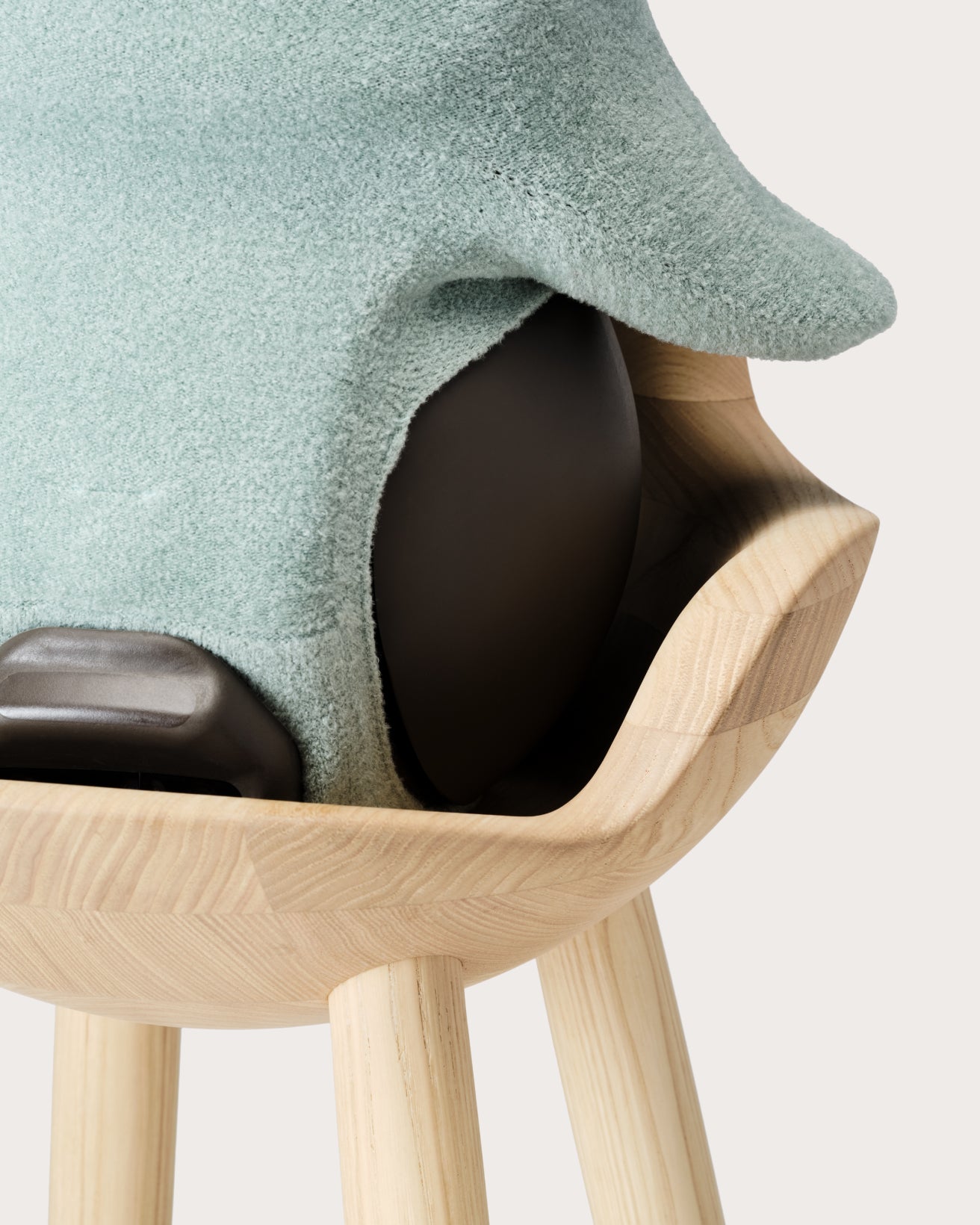 LOVOT CHAIR
