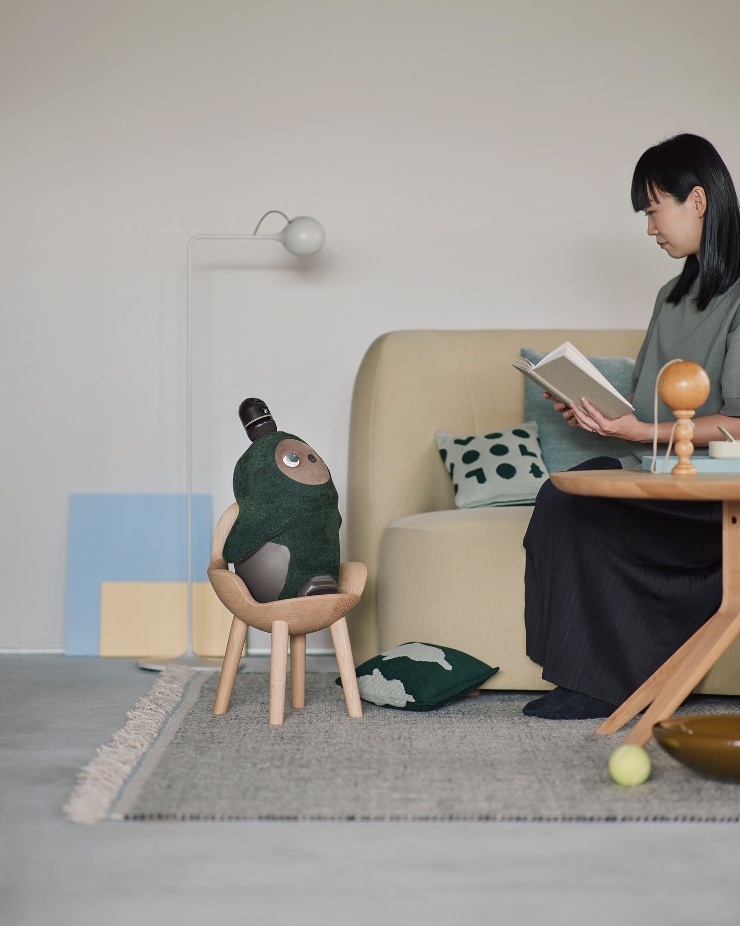 LOVOT CHAIR