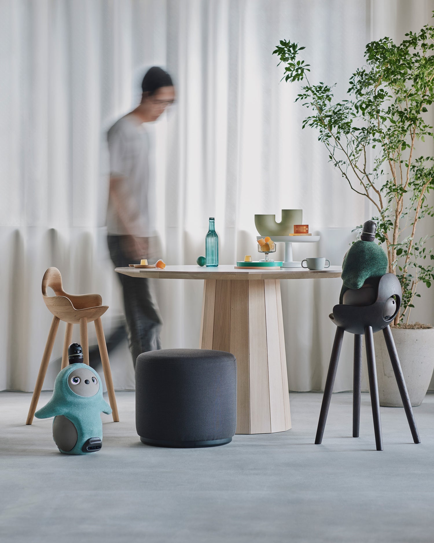 LOVOT CHAIR