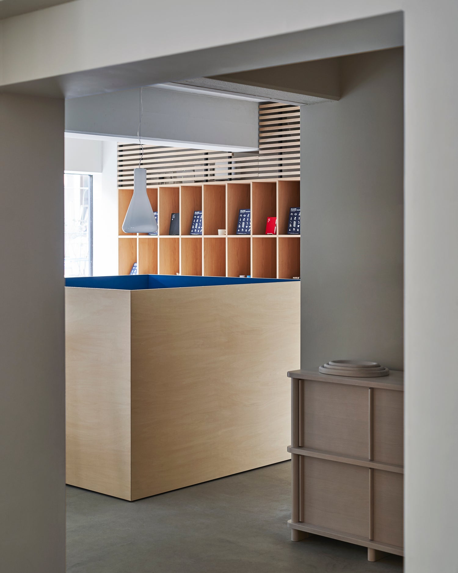 「BIG-GAME:BOX」展限定 Prop Sideboard（オークション販売商品）