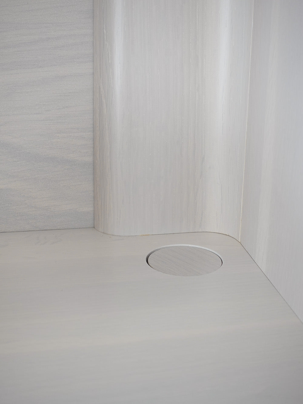 「BIG-GAME:BOX」展限定 Prop Sideboard（オークション販売商品）