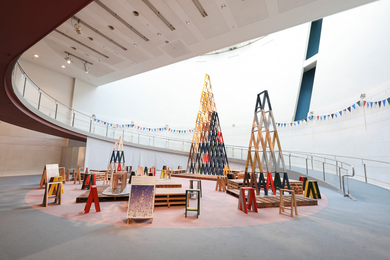 「Spiral Xmas Market 2022」展限定 AA HIGH STOOL by Karimoku ゴールド 2脚セット （オークション販売商品）